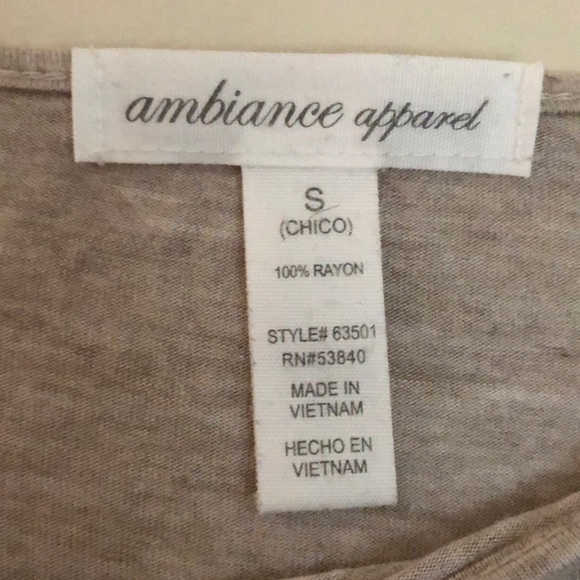 🔥4/$20🔥Crop long sleeve - Picture 2 of 3